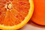 臍橙和冰糖柑區(qū)別（冰糖橙和臍橙哪個(gè)好）